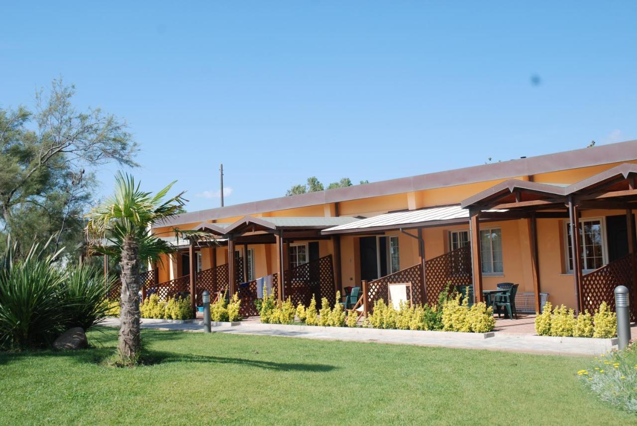 Aparthotel Oasi Del Mare Tirrenia Exterior foto
