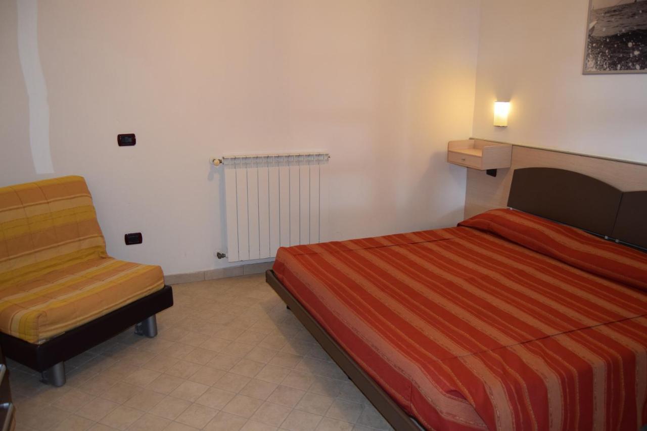 Aparthotel Oasi Del Mare Tirrenia Exterior foto