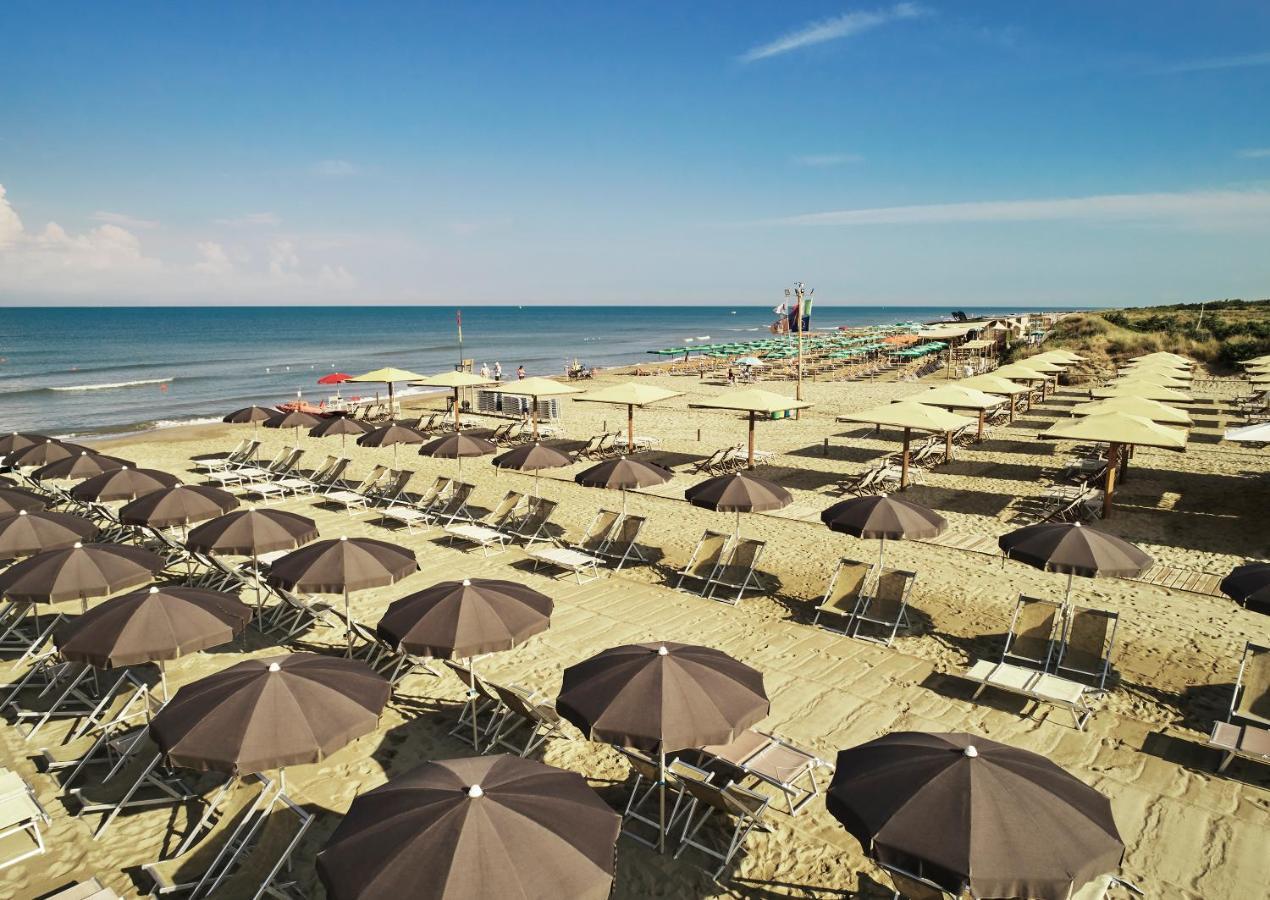 Aparthotel Oasi Del Mare Tirrenia Exterior foto